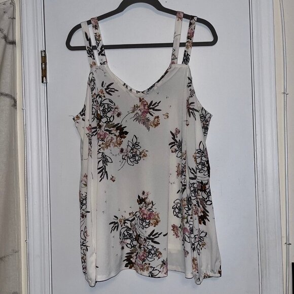 Torrid Size 1 White Floral V-Neck Cold Cutout Cold Shoulder Top - Picture 7 of 9